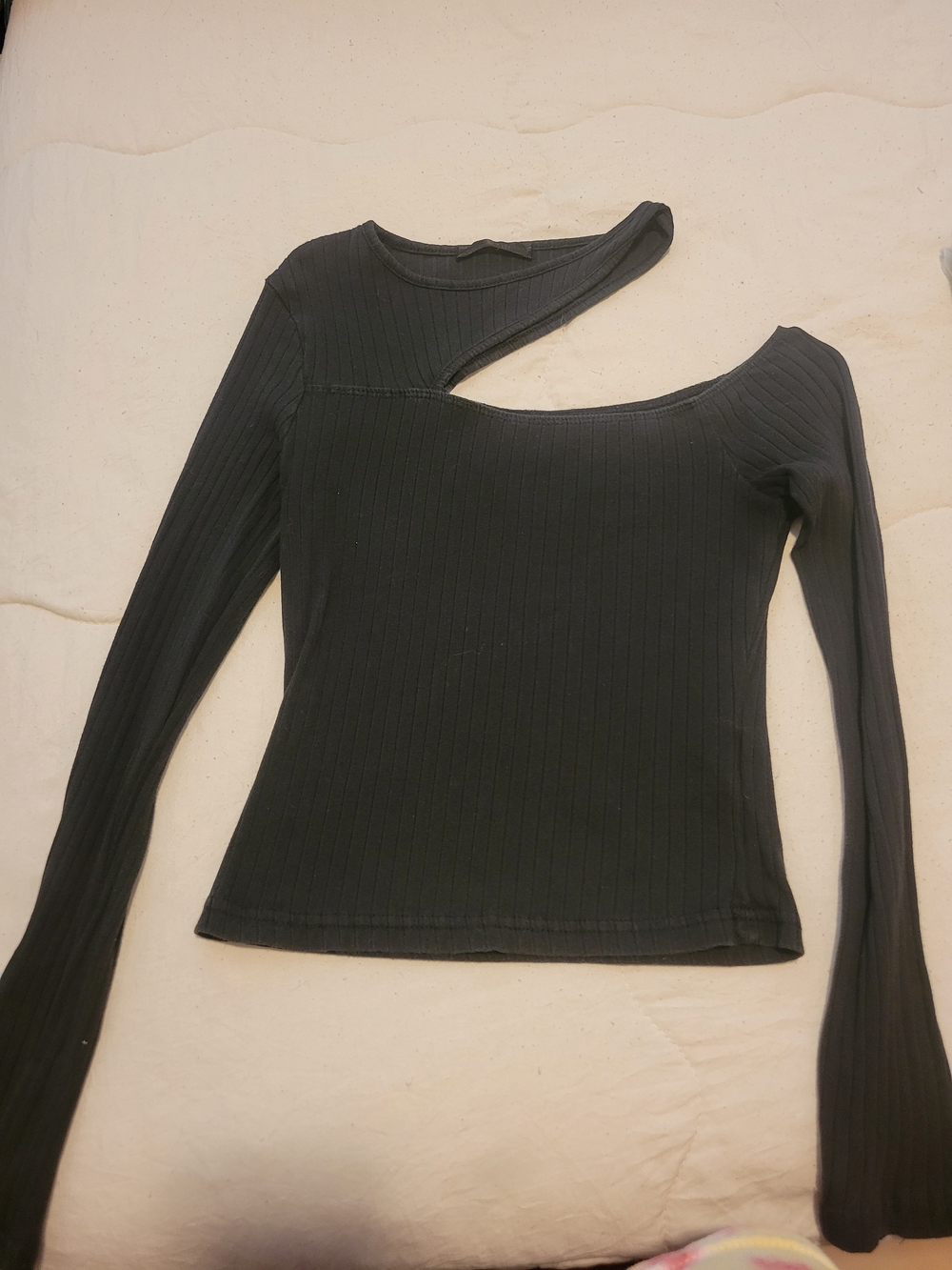 SHEIN Black Ribbed Asymmetric Cutout Long Sleeve Top